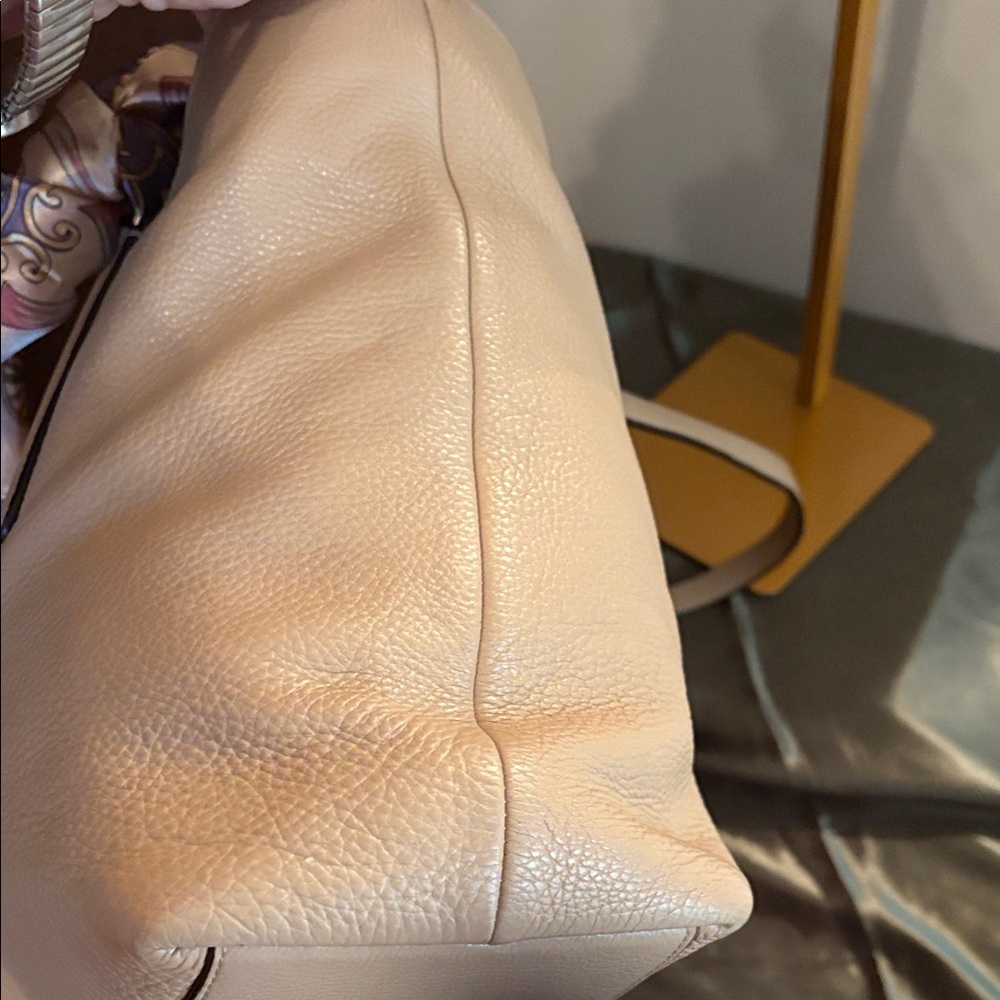 Chicago Coach Ellis Beige Leather Tote with Gold Hardware and Decorative Scarf - Picture 10 of 15